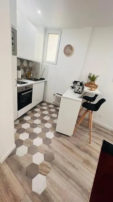 Studio Cosy Buttes-Chaumont Paris Apartment